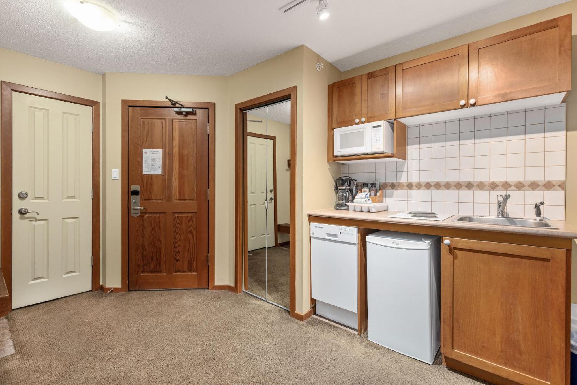 Spring Summer Special Cascade Lodge Suite Wifi 2 Hot Tubs Pool Gym Sauna Ski & Bike Storage Room Whistler Esterno foto