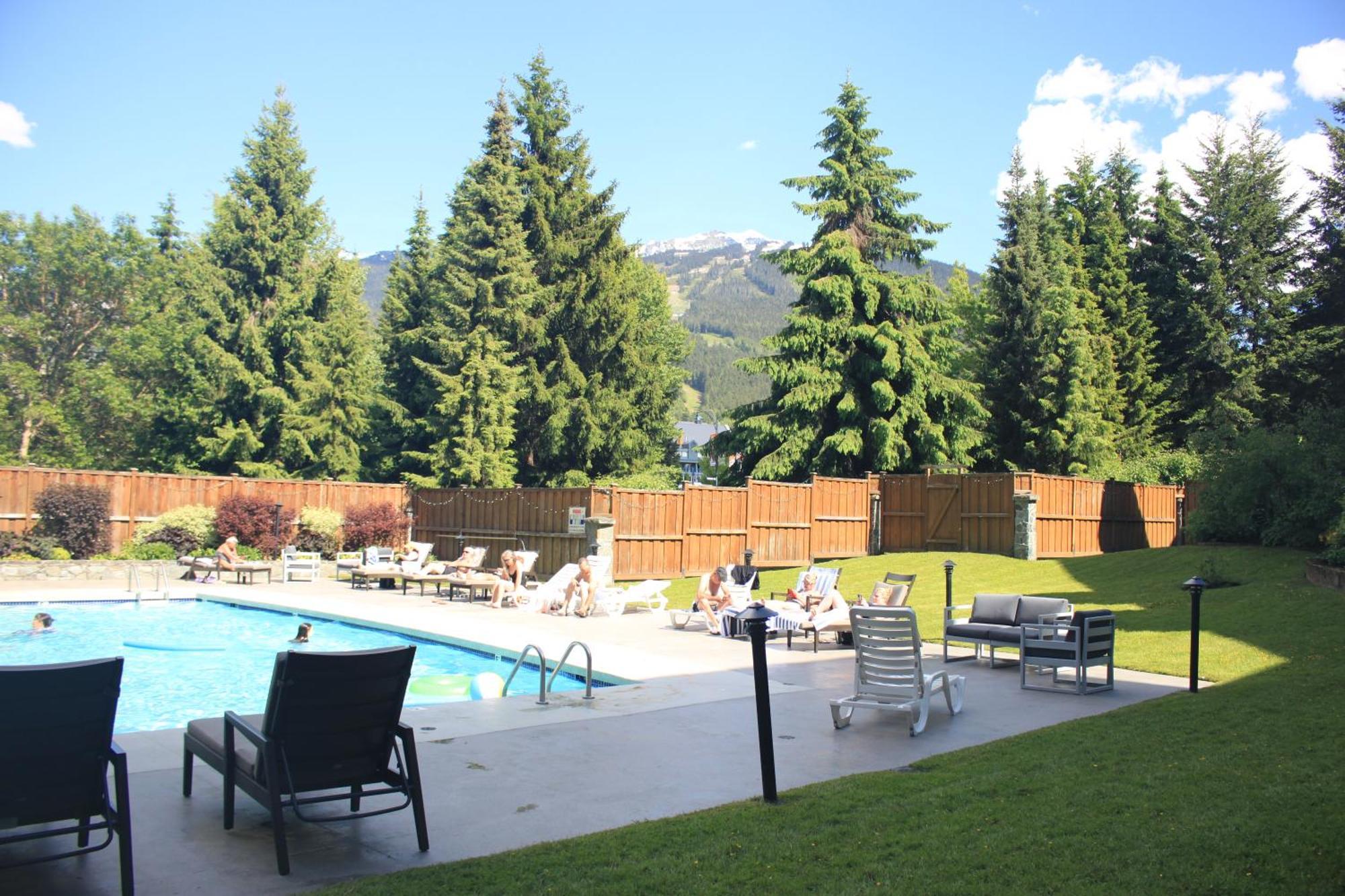 Spring Summer Special Cascade Lodge Suite Wifi 2 Hot Tubs Pool Gym Sauna Ski & Bike Storage Room Whistler Esterno foto